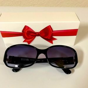 (062) Michael Kors “Sag Harbor” Sunglasses- Used yet in excellent condition